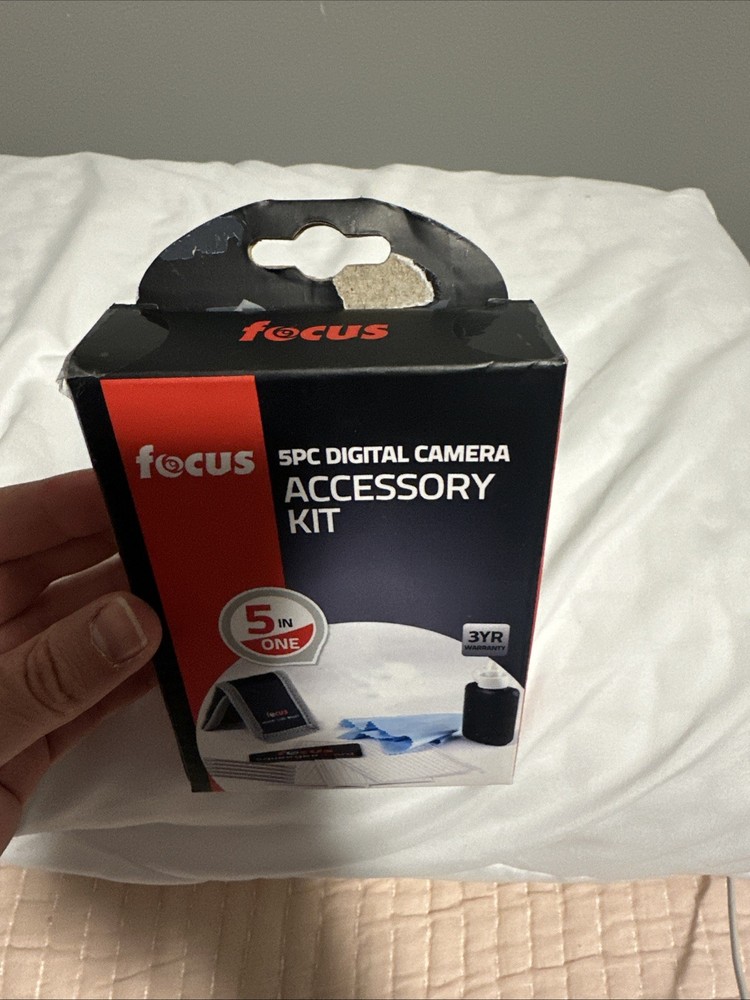 Focus 5 PC Digital Camera Accessory Kit