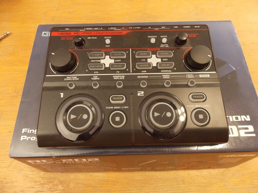 Boss RC202 Compact Tabletop Two-Track Loop Station