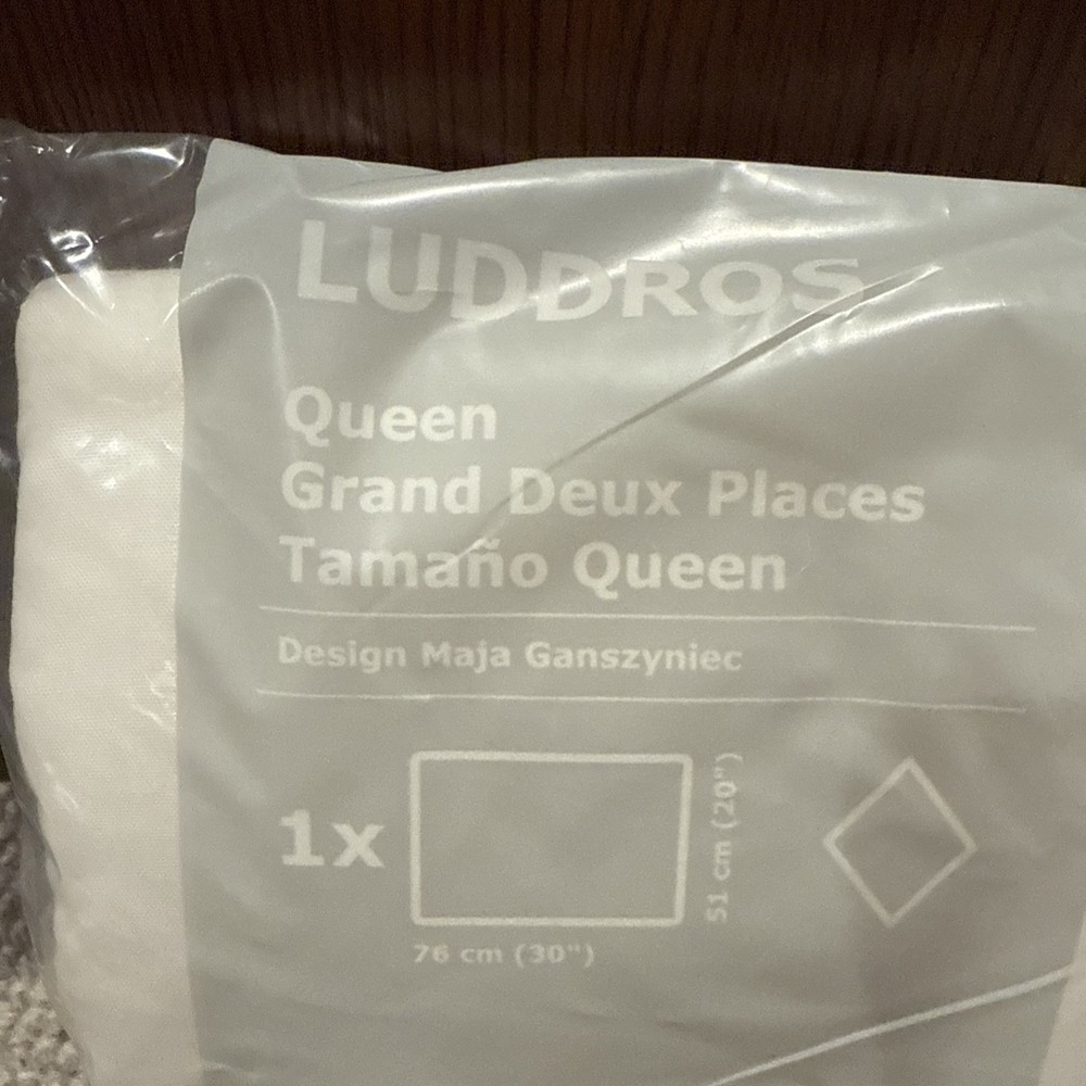 IKEA Luddros Pillow Protector Queen White with Zipper