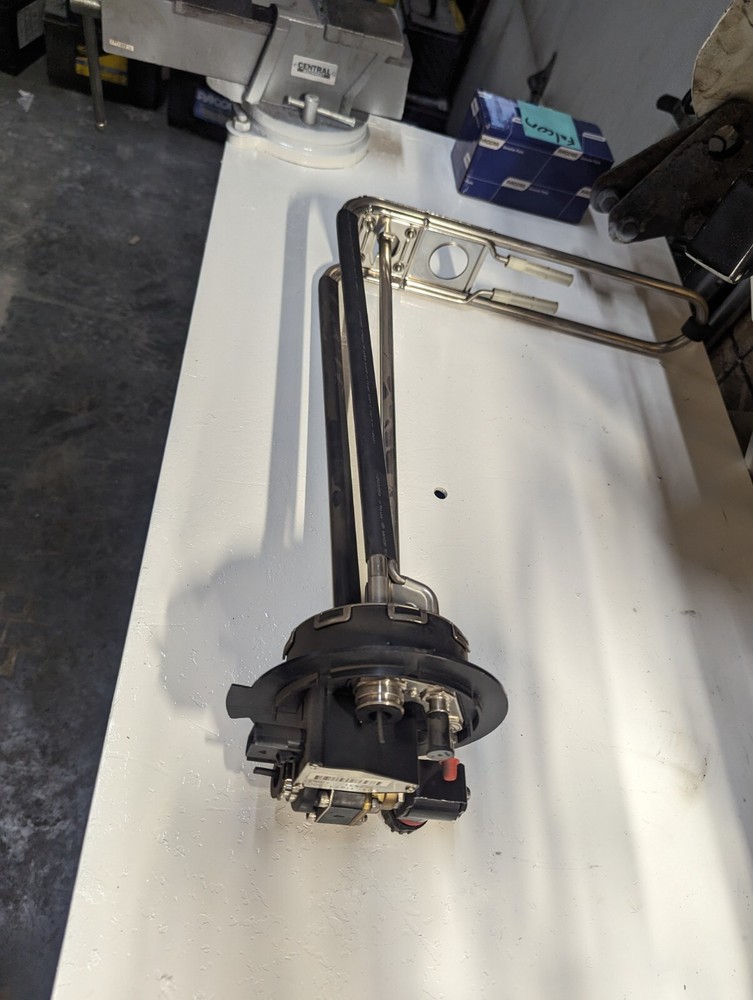 Freightliner 13/23 Gal DEF Tank Header Header