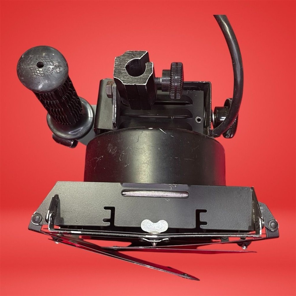 Lowel DP Professional Studio Light with Adjustable Barn Doors No Bulb