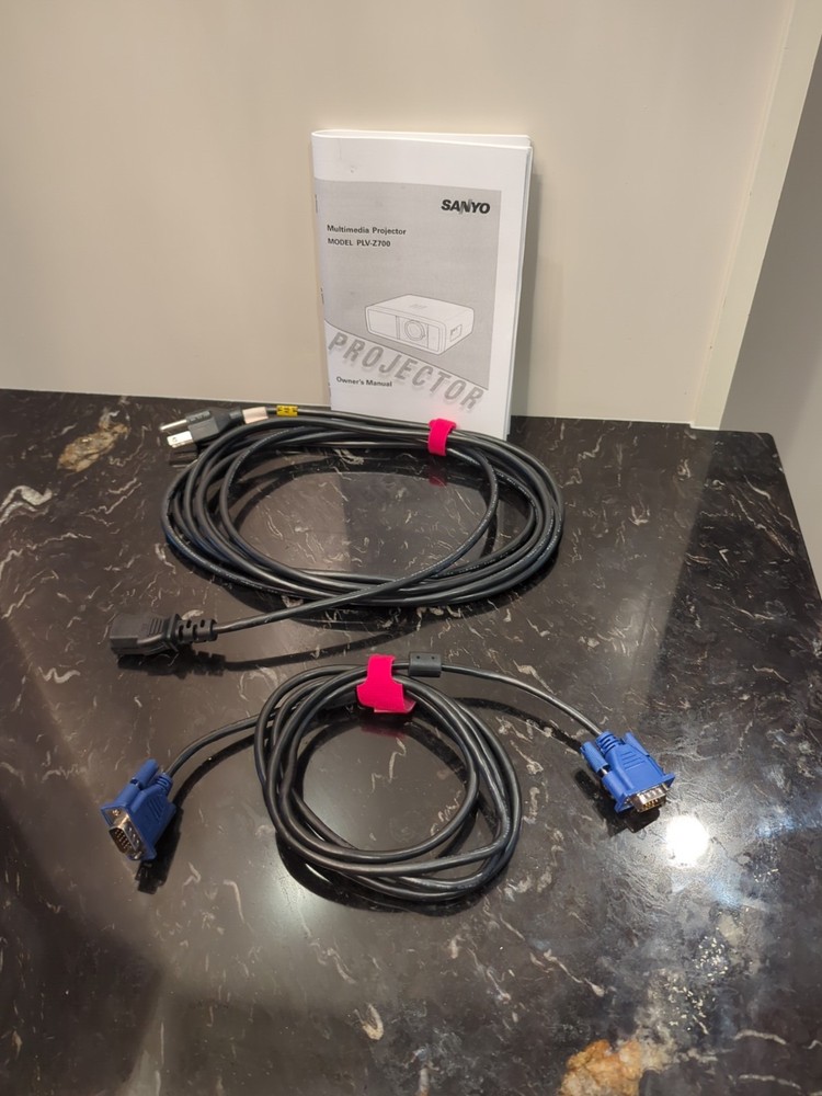 SANYO PLV-Z700 Projector (G9714862)