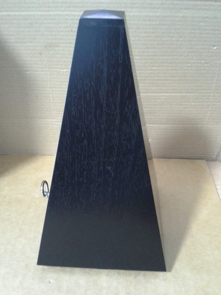 vintage. Wittner Plastic wind-up Black Metronome. Missing front Cover. Beautiful