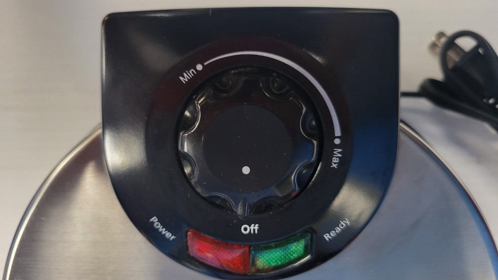 Bella Mini Donut Maker & Oster Waffel Maker COMBO