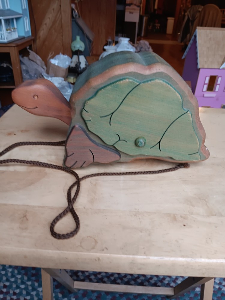 VTG WOODEN TURTLE PULL TOY. 1128
