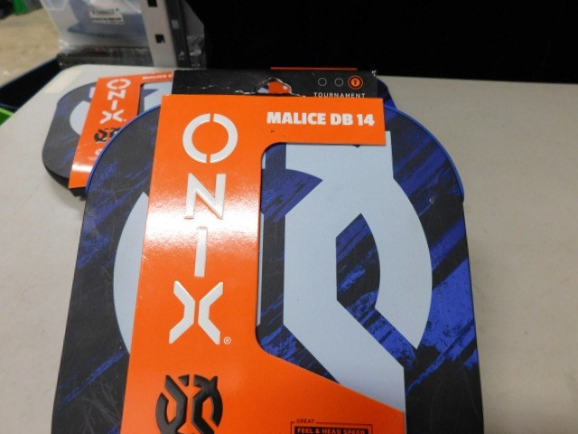 Onix Malice Db14 Pickleball Paddle *1 paddle per order