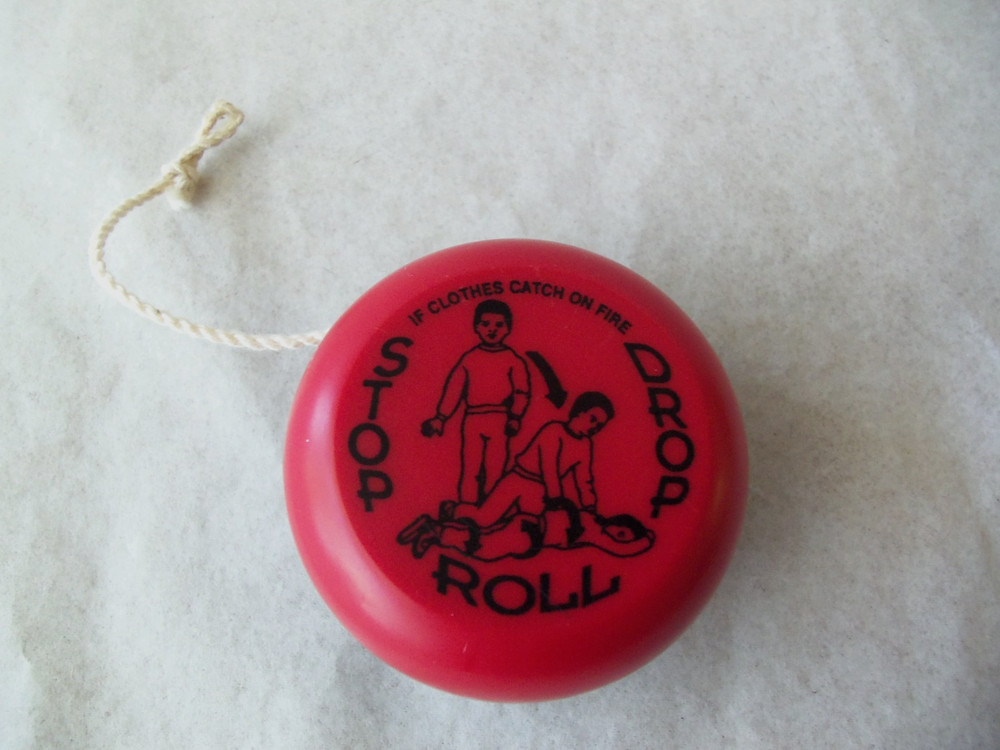 Vtg Fire Safety Stop Drop & Roll YO YO!  RED & BLUE!