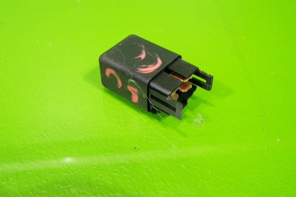 91-99 3000GT OEM MB183865 12V multi use relay control module