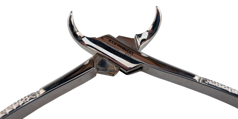 KLS Martin Fig 23 Extracting Forceps 41-023-00-07 American Pattern
