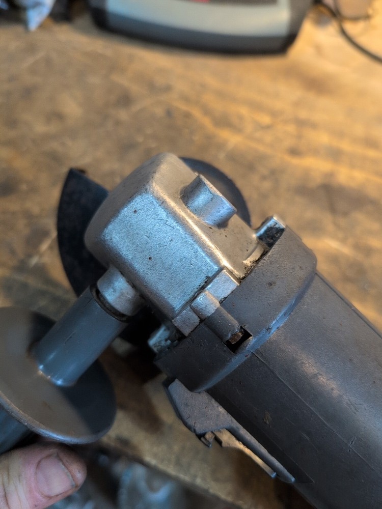 SKIL Professional Heavy Duty Compact Angle Grinder. Refurbished.