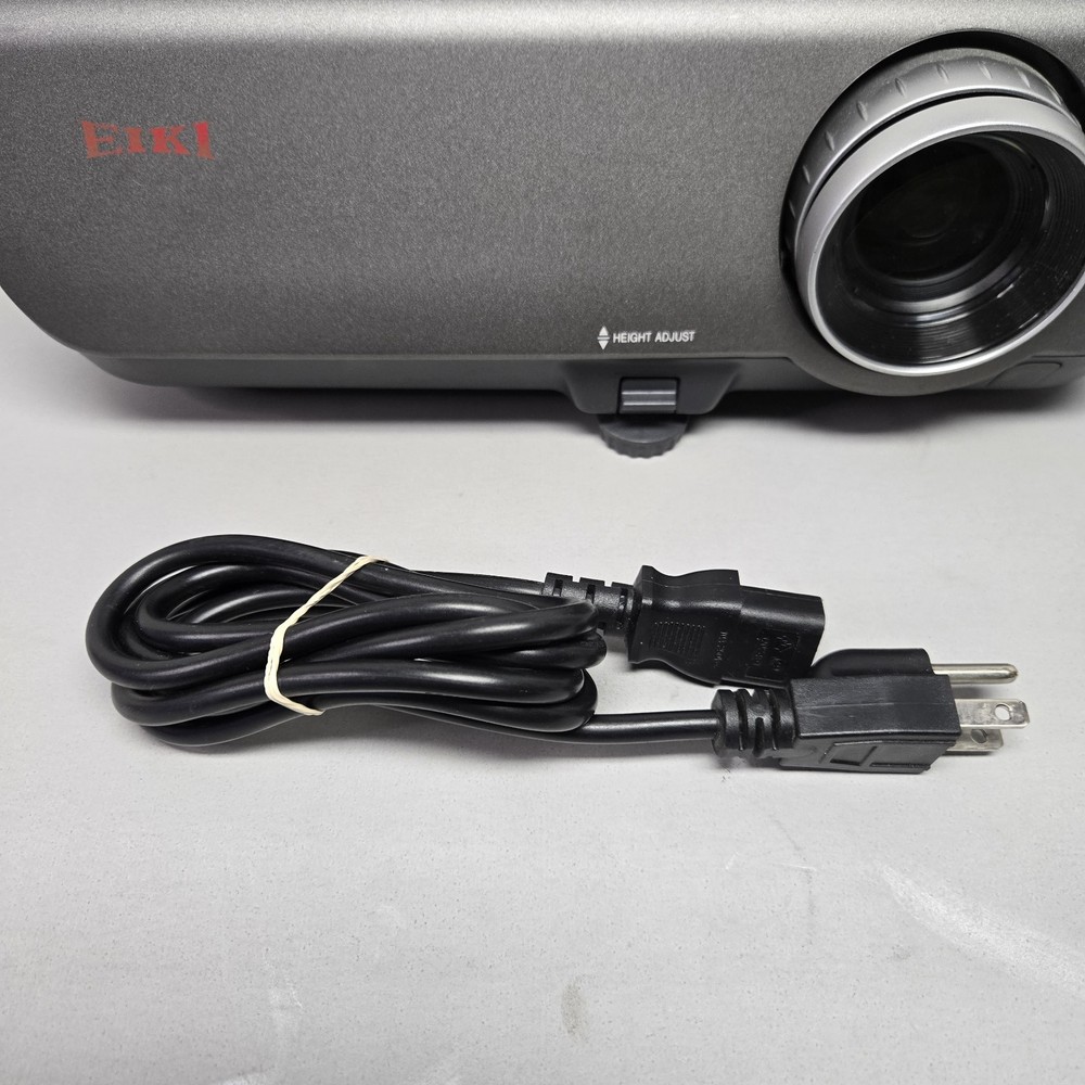 EIKI EIP-200 Projector - VGA / S Video Inputs - Tested - Lamp Timer 201 Hours