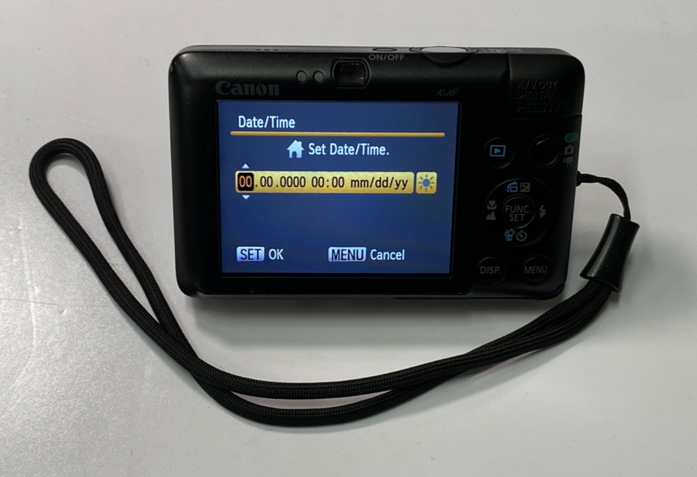 Canon PowerShot Digital ELPH SD780 IS 12.1 MP Compact Camera Bundle *WORKING