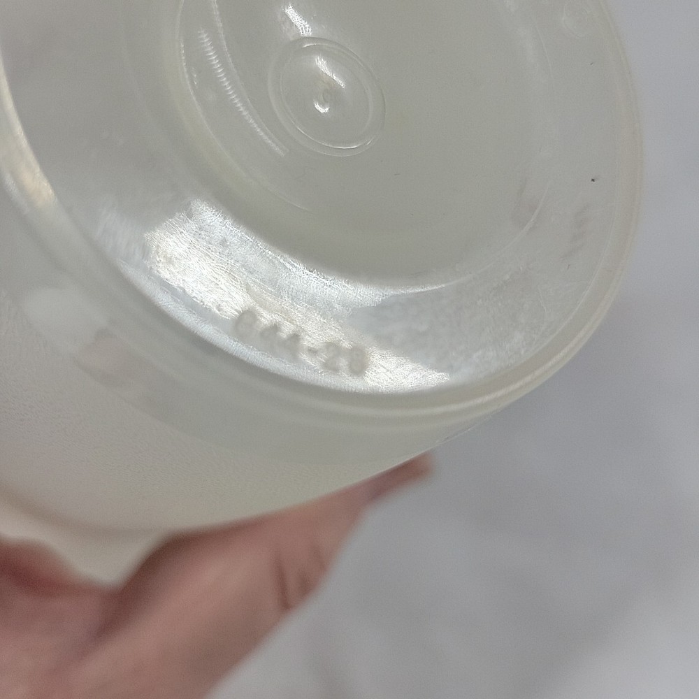 Vintage Tupperware Quick Shake Bottle Blender Cup Mixer Flip Top Insert 844-3