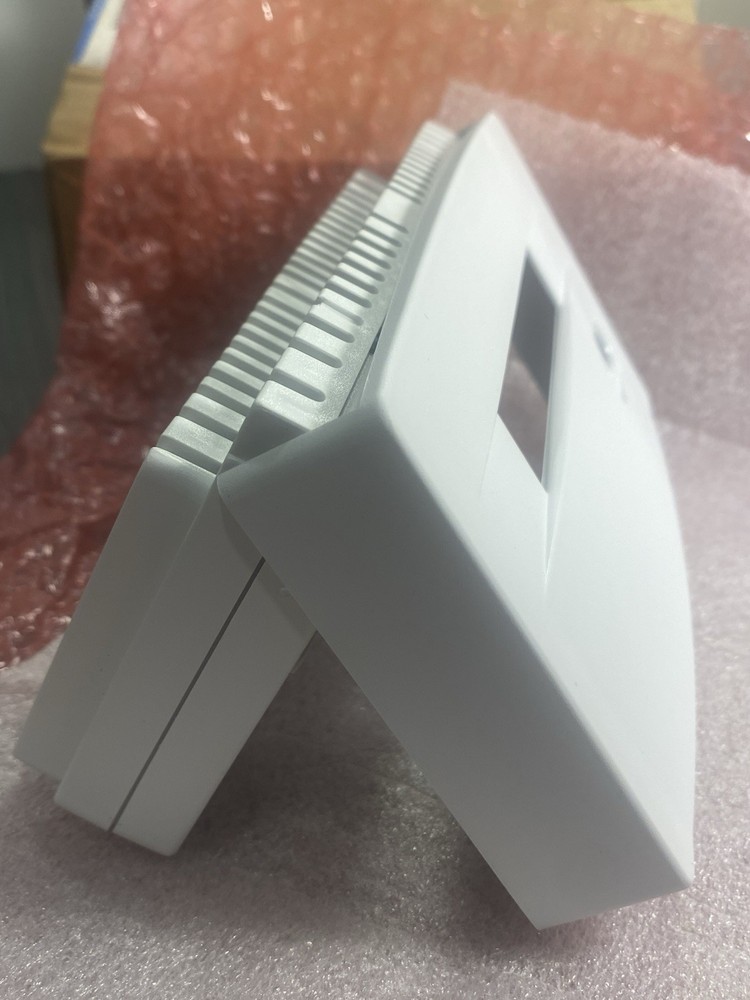 Johnson Controls DMQ-1000-1 Thermostat Wall-Mount - Enhanced Customer Interface