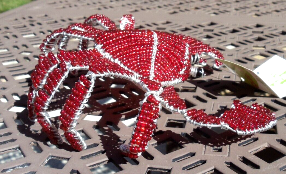 Beaded land: Red crab