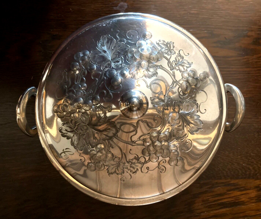 ANTIQUE DERBY SILVER PLATE COMPANY WARMING DISH