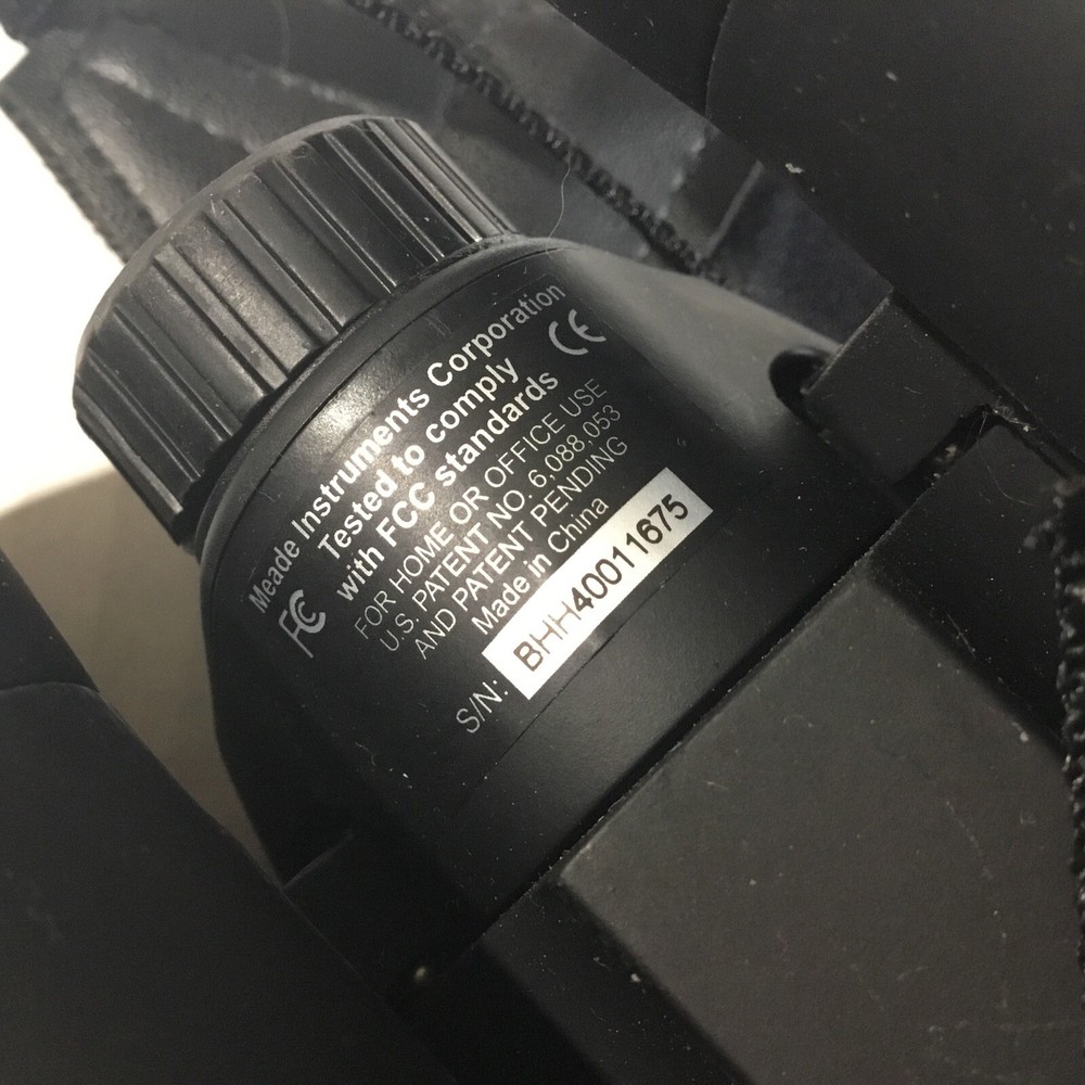 Simmons Captureview Binoculars CV4 With Case.