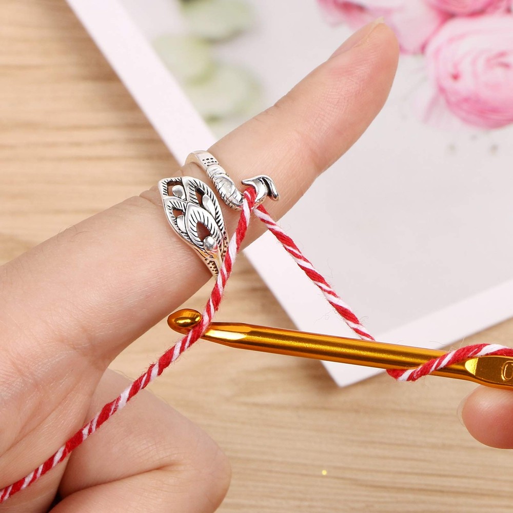 2 Pack Adjustable Knitting Loop Crochet Loop Yarn Guide Finger Holder Ring