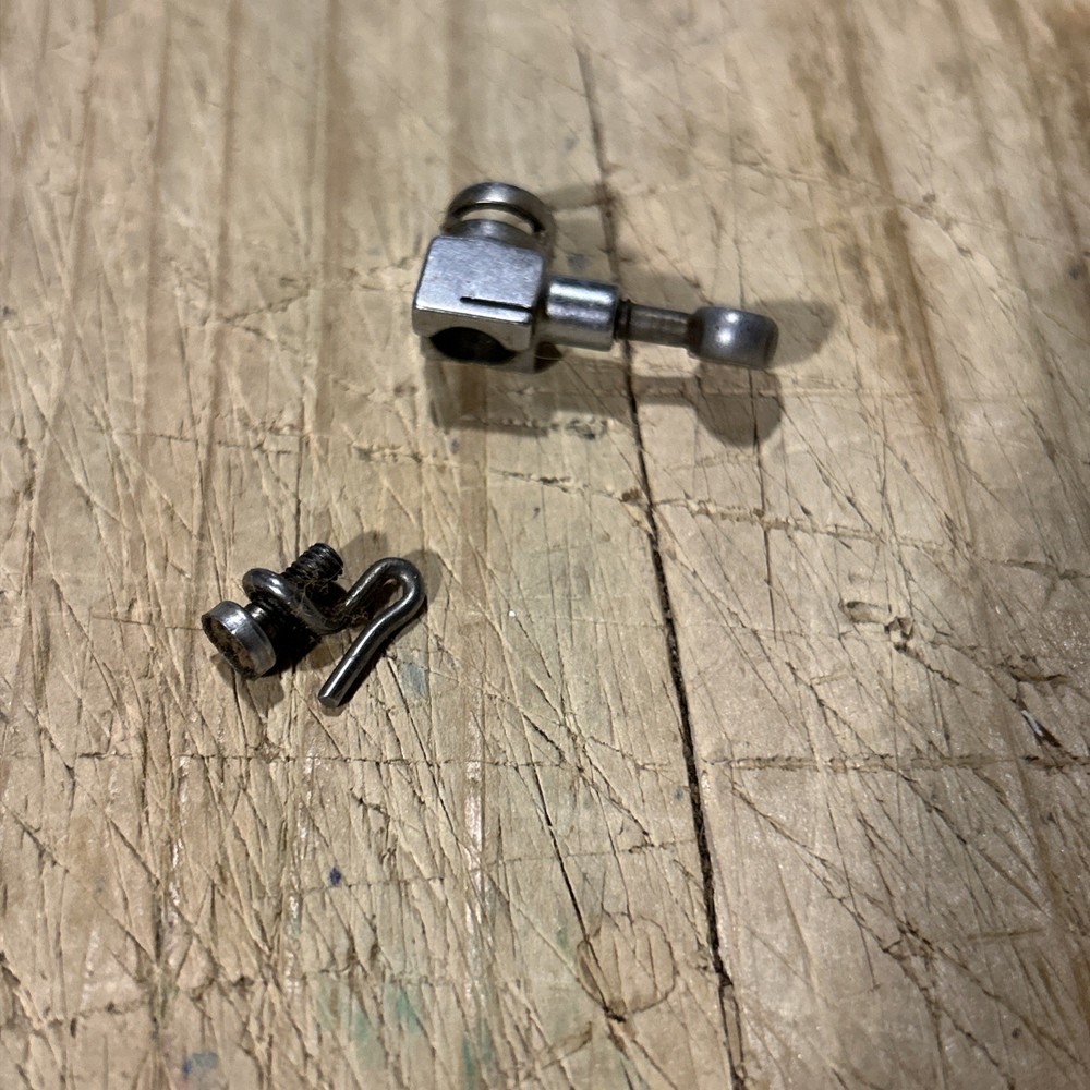 Singer 500A Sewing Machine Needle Holder & Screw