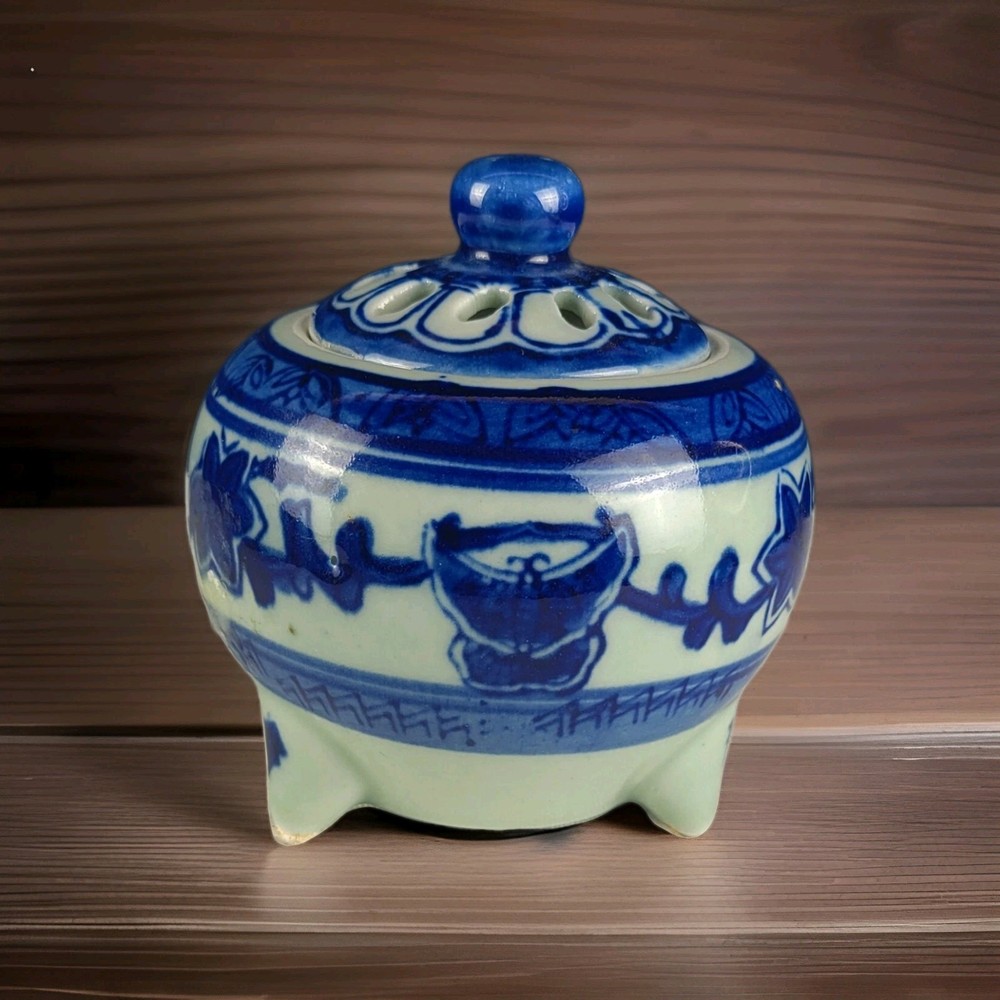 Ceramic Candle Holder - Blue Floral Scroll