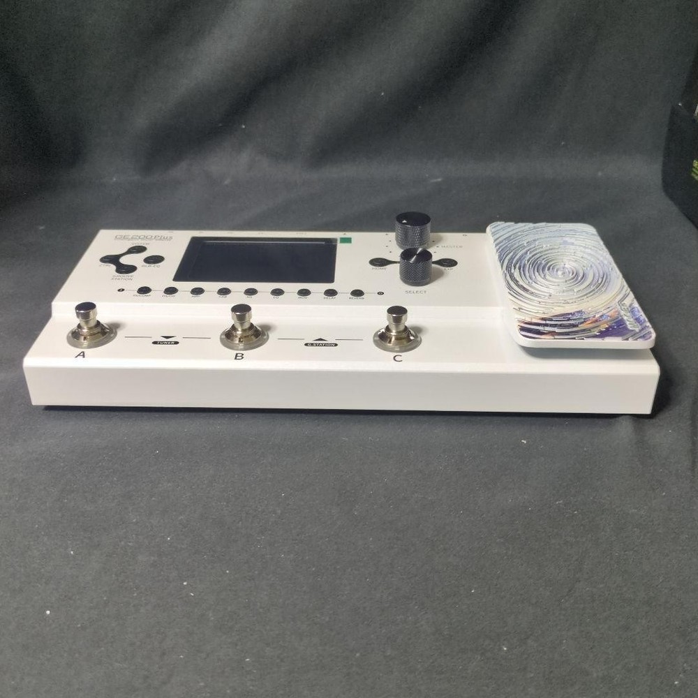 MOOER GE200 Plus Intelligent Multi-Effects Processor