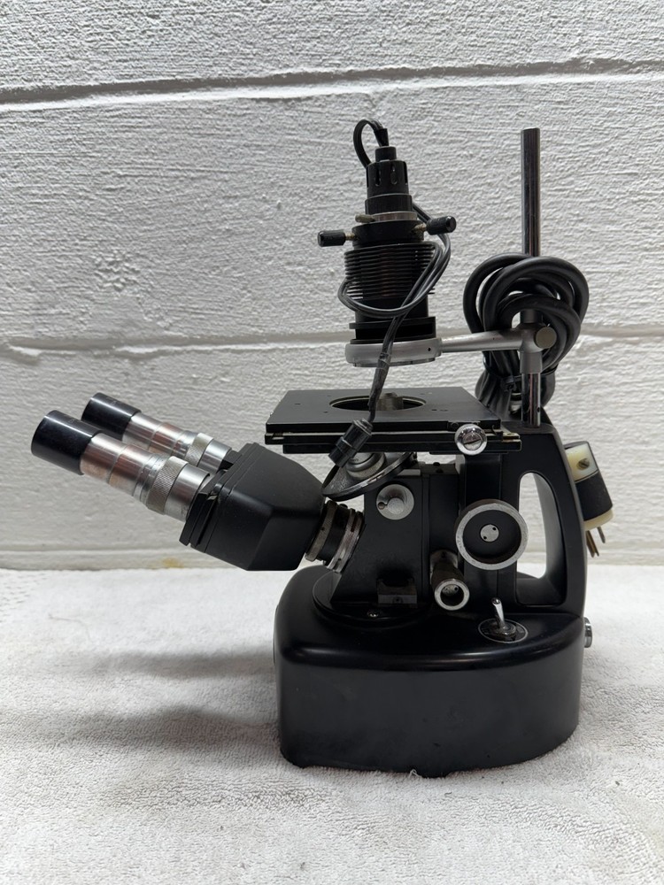 UNITRON MEC-3519 MICROSCOPE UNKNOWN IF WORKING. NICE CLEAN CONDITION!!