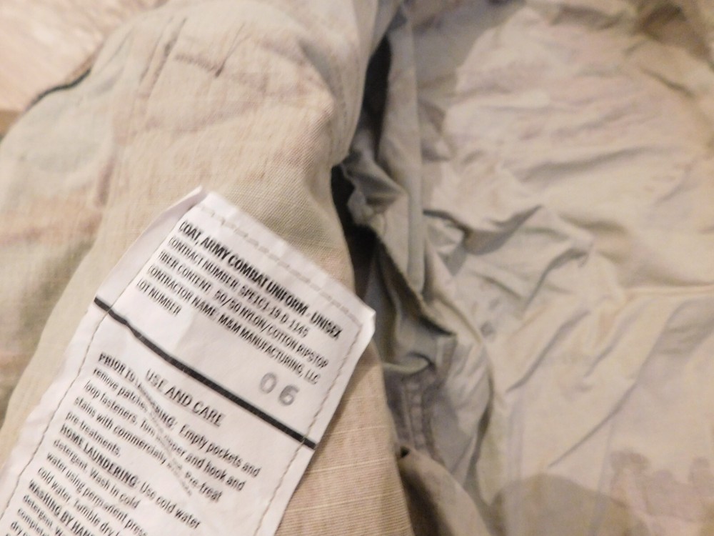 US ARMY OCP COAT SZ MEDIUM - SHORT