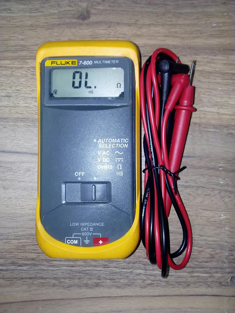 Fluke 7-600 Electrical Tester Meter Multimeter Very Clean