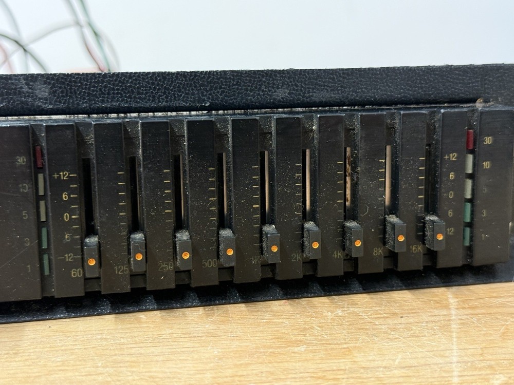 Jet Sound Electronics JSE-236 Equalizer Amplifier Untested