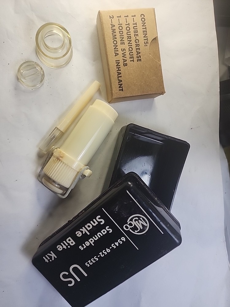 Vintage U.S. Military MSCO SAUNDERS Snake Bite Kit