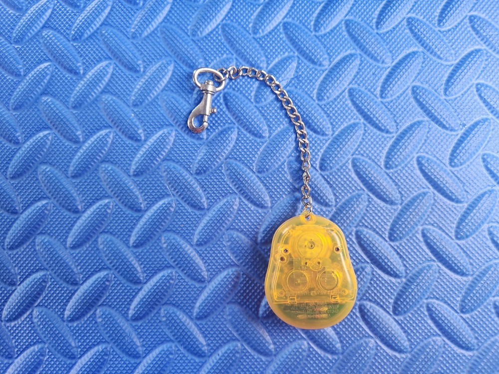 VTG | Tee-Tee Penguin Keychain Virtual Pet - Yellow