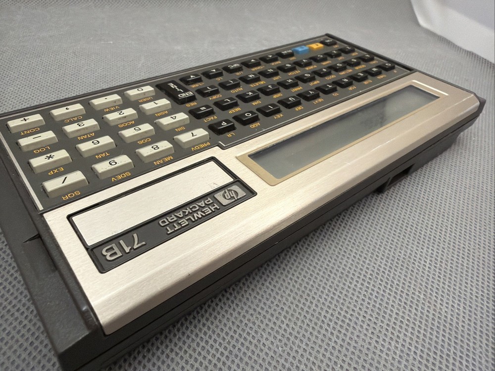 HP 71B Hewlett Packard Calculator HP-71B, Good Condition