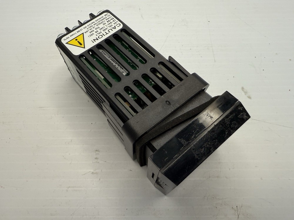 Watlow 93 93AA-1CA0-00RG Temperature Controller