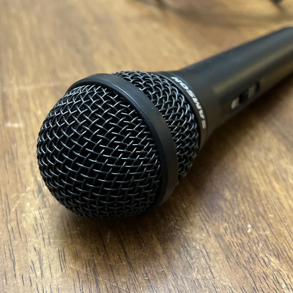 Samson R10S Dynamic Mic Multimedia Vocal Microphone with On/Off Switch