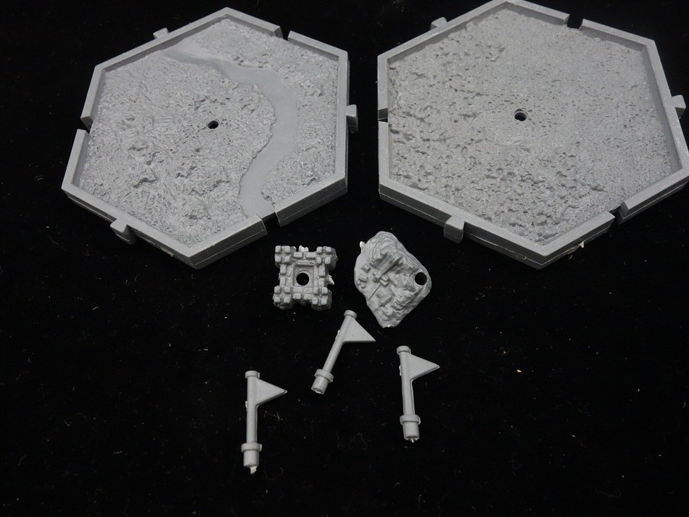 Warhammer Fantasy "Oldhammer" - 2 Mighty Empire Tiles w/ bits (oop plastic)