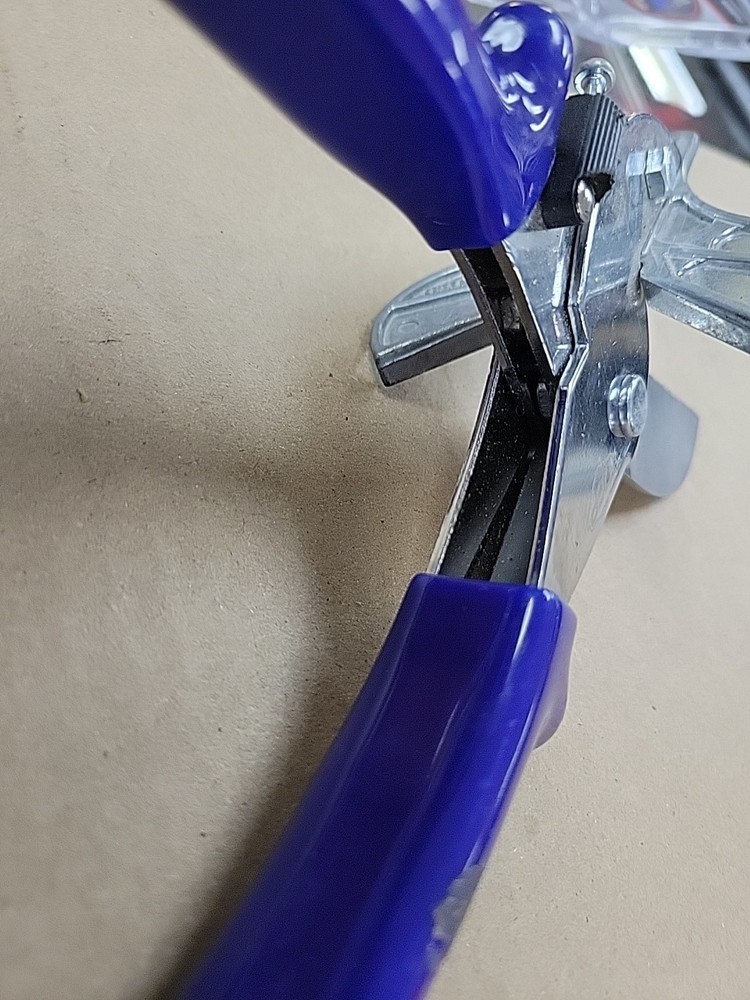 QEP MULTI USE TRIM SHEARS FOR ANGLE CUTS ANTI RUST BLADE CUSHIONED GRIP TOOL