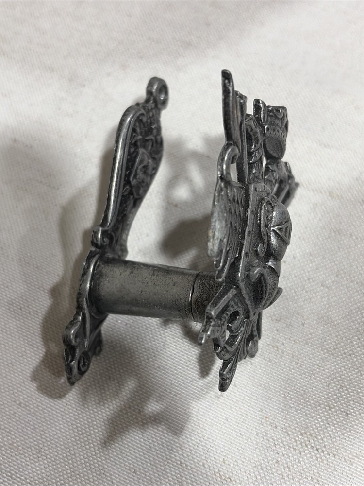 WALL HANGER - MODEL SHIELD