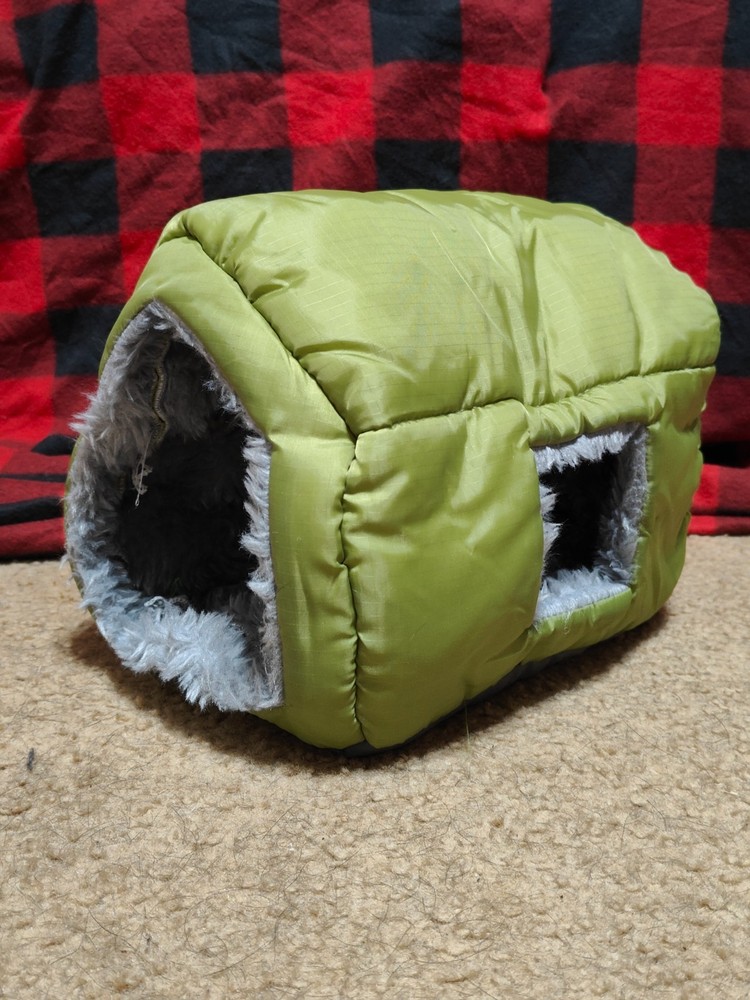 Frisco Forest Plush Small Pet House, Green