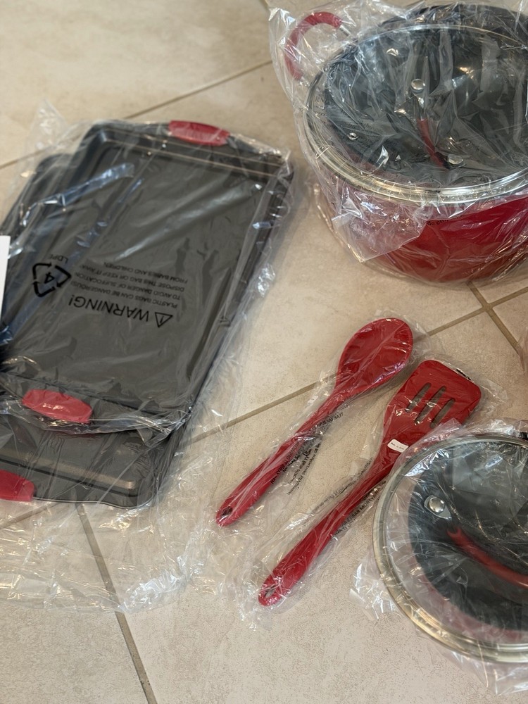 New, multi-piece cookware and bakeware set
