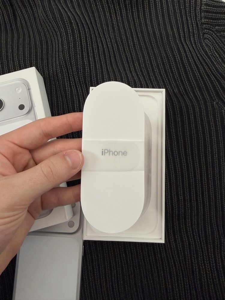 Apple iPhone 17 Pro Silver 256GB USB-C eSIM with Box & Accessories