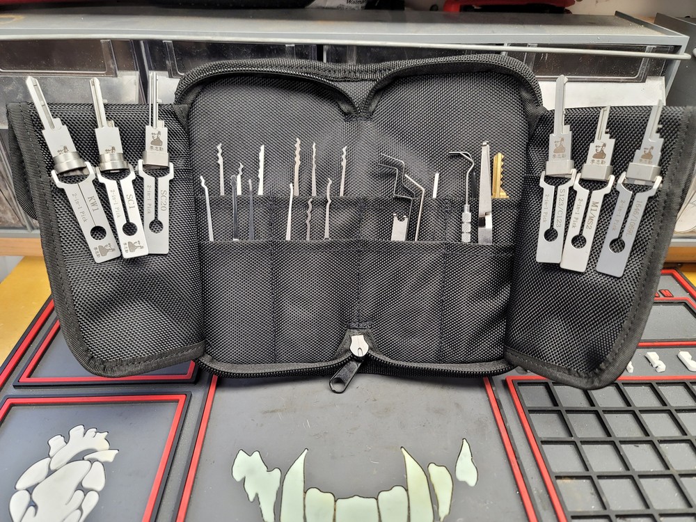 ɮօօӄ օʄ ֆɛƈʀɛȶֆ Locksport / Locksmith Tool Case👻