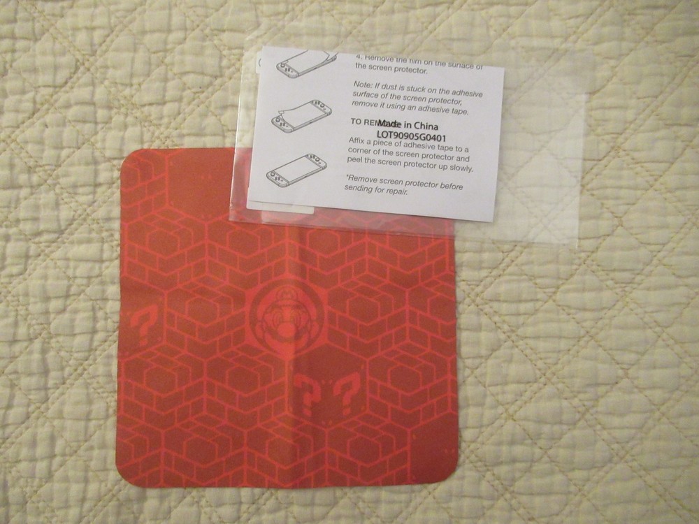 Nintendo Switch Lite Cleaning Cloth & Screen Protector