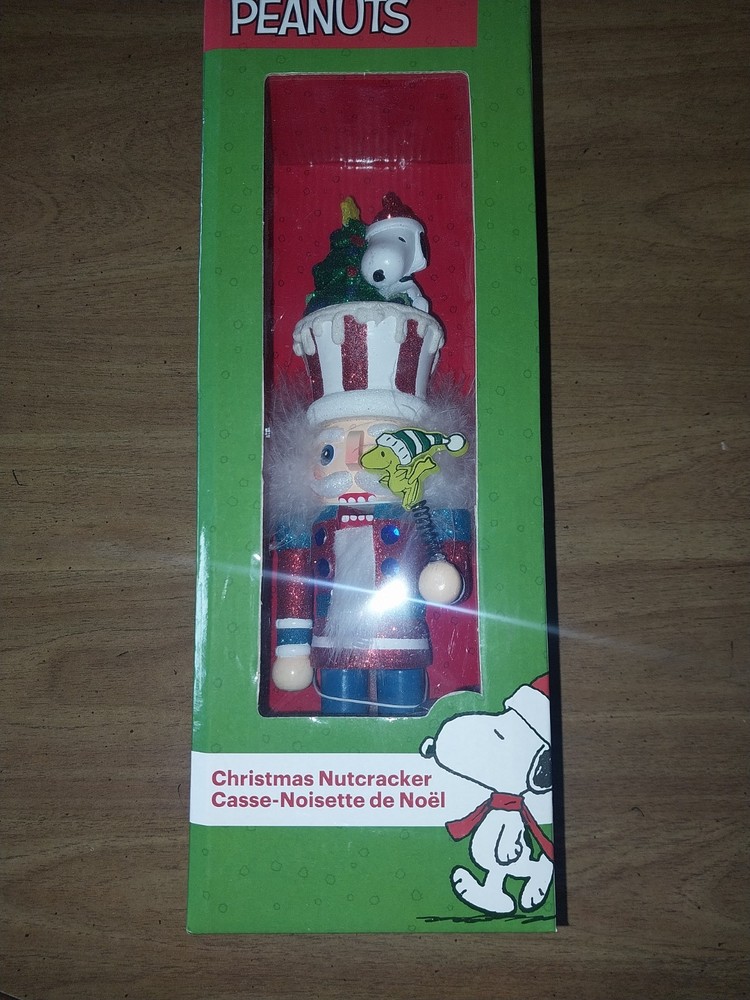 Kurt Adler Hollywood Nutcracker Collection, Peanuts Snoopy Nutcracker, 12"