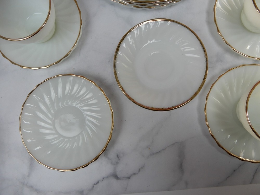 23 Piece Anchor Hocking Golden Shell Dinnerware