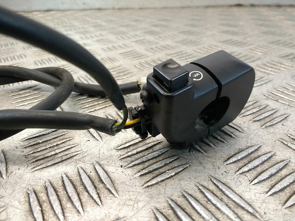 2010 HONDA CBF125 Right Hand Switch Gear
