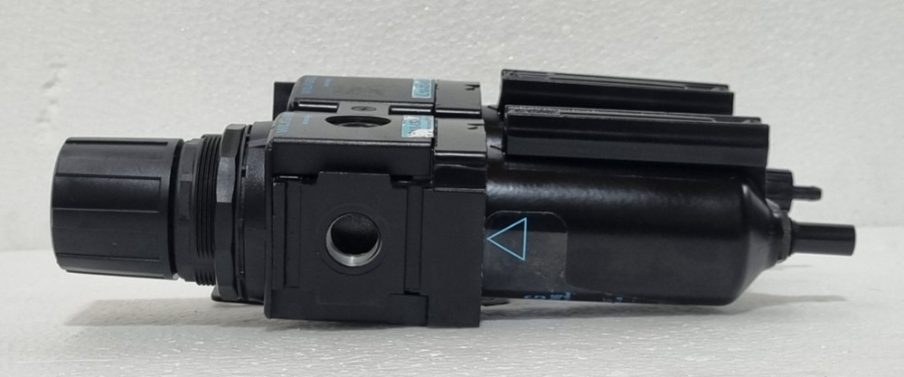 WILKERSON 3/8" FILTER REGULATOR LUBRICATOR (FRL)