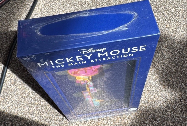 Mickey Mouse The Main Attraction Key It's a small world 4/12 Ltd Release