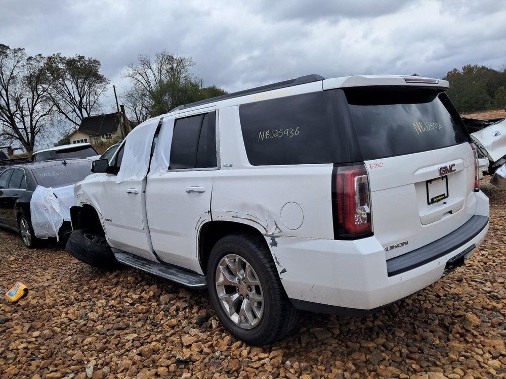 Fuse Box Engine Fits 15-20 ESCALADE 4846366