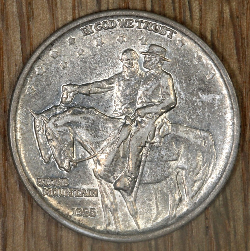 1925 (P) - Stone Mountain - Commemorative Half Dollar - About Unc. Plus dbkjB