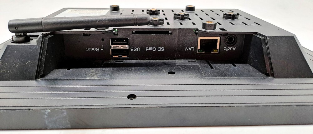 Digital Signboard XDS-1068 Touchscreen / NO POWER ADAPTER